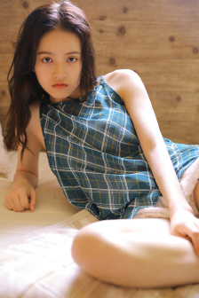 椎名由奈泳池与5黑人